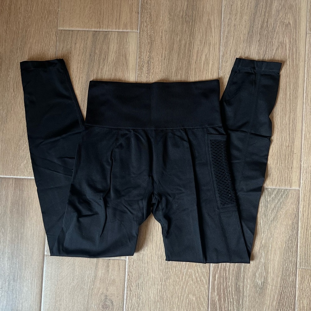 PINK Victoria's Secret Black Cool & Comfy Leggings